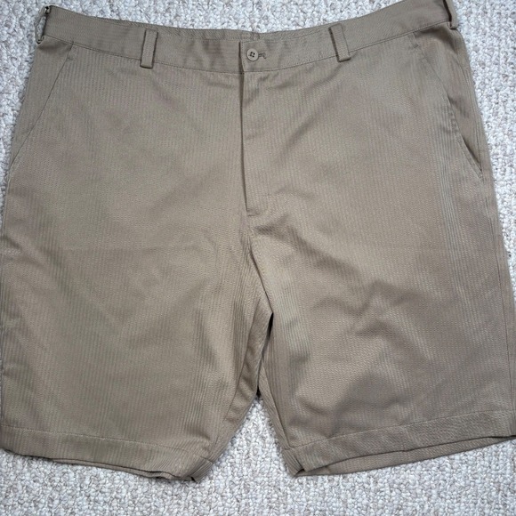 Nike Golf Dri-FIT Shorts Khaki Casual Activewear Size 40 Outdoors Summer Preppy - Picture 1 of 6
